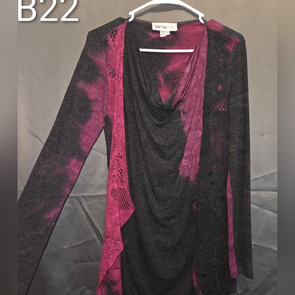 Kensie Black and Pink Women's Sweater